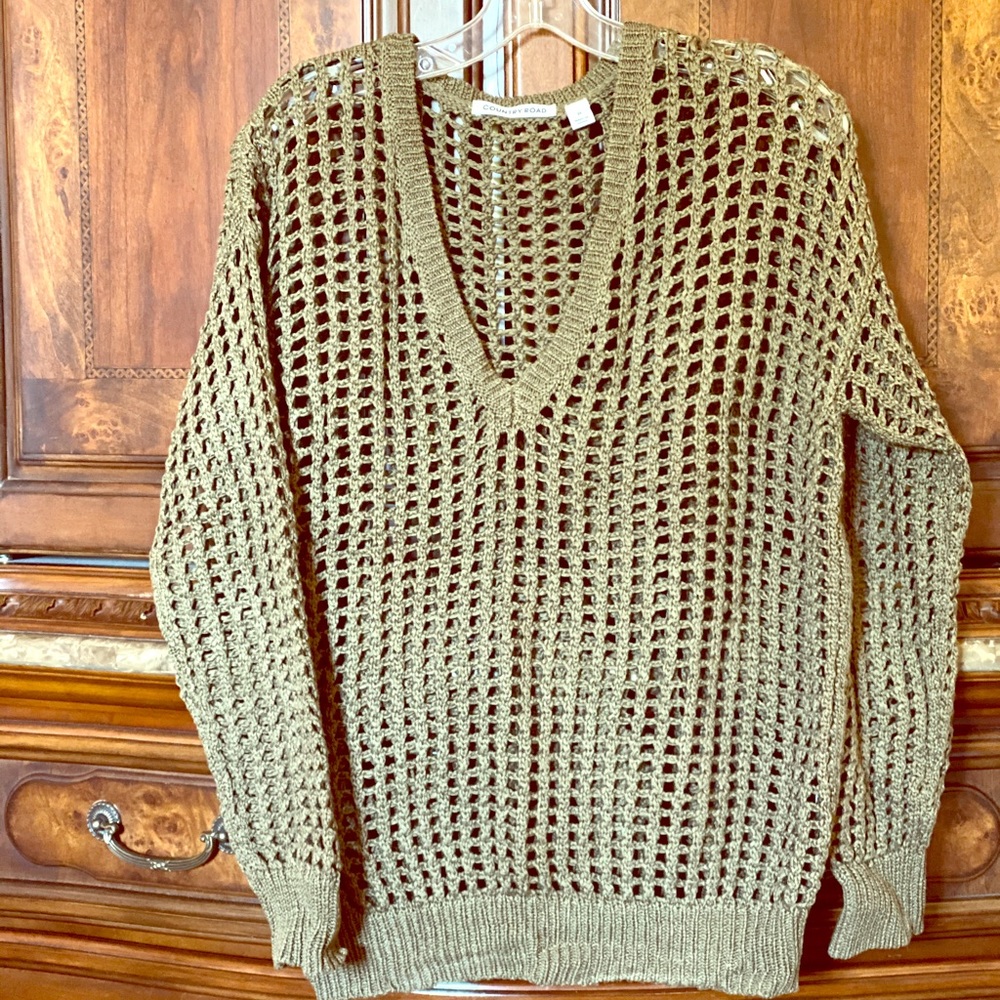 Green v neck sweater